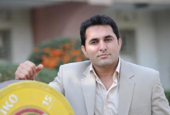 کوروش باقری