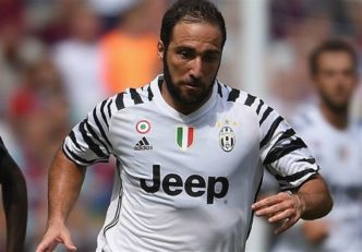 گونزالو ایگواین - داوید ترزگه