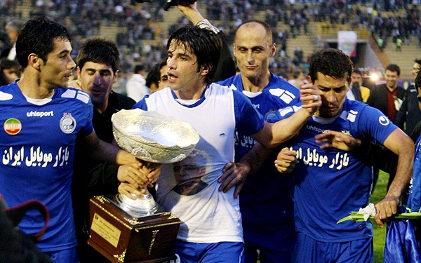 جشن قهرمانی استقلال با گل جانواریو