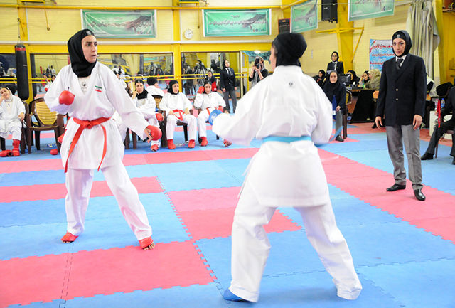 محدثه آقایی