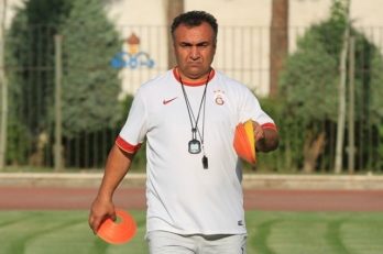 نادر دست نشان سرمربی جدید ملوان بندر انزلی