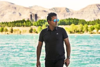 افشین فرزام