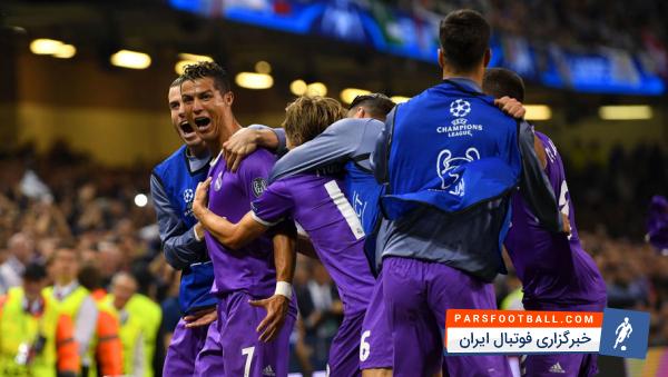 جرارد توپ طلا باید به رونالدو برسد