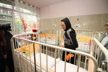 بازدید ستاره های ورزش ایران از فرشتگان شیرخوارگاه آمنه