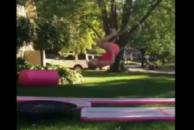 کار با حلقه یک دختر