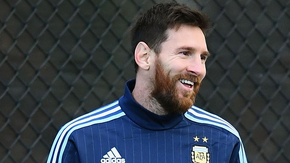 سامپائولی مسی را بدون جایگزین می داند