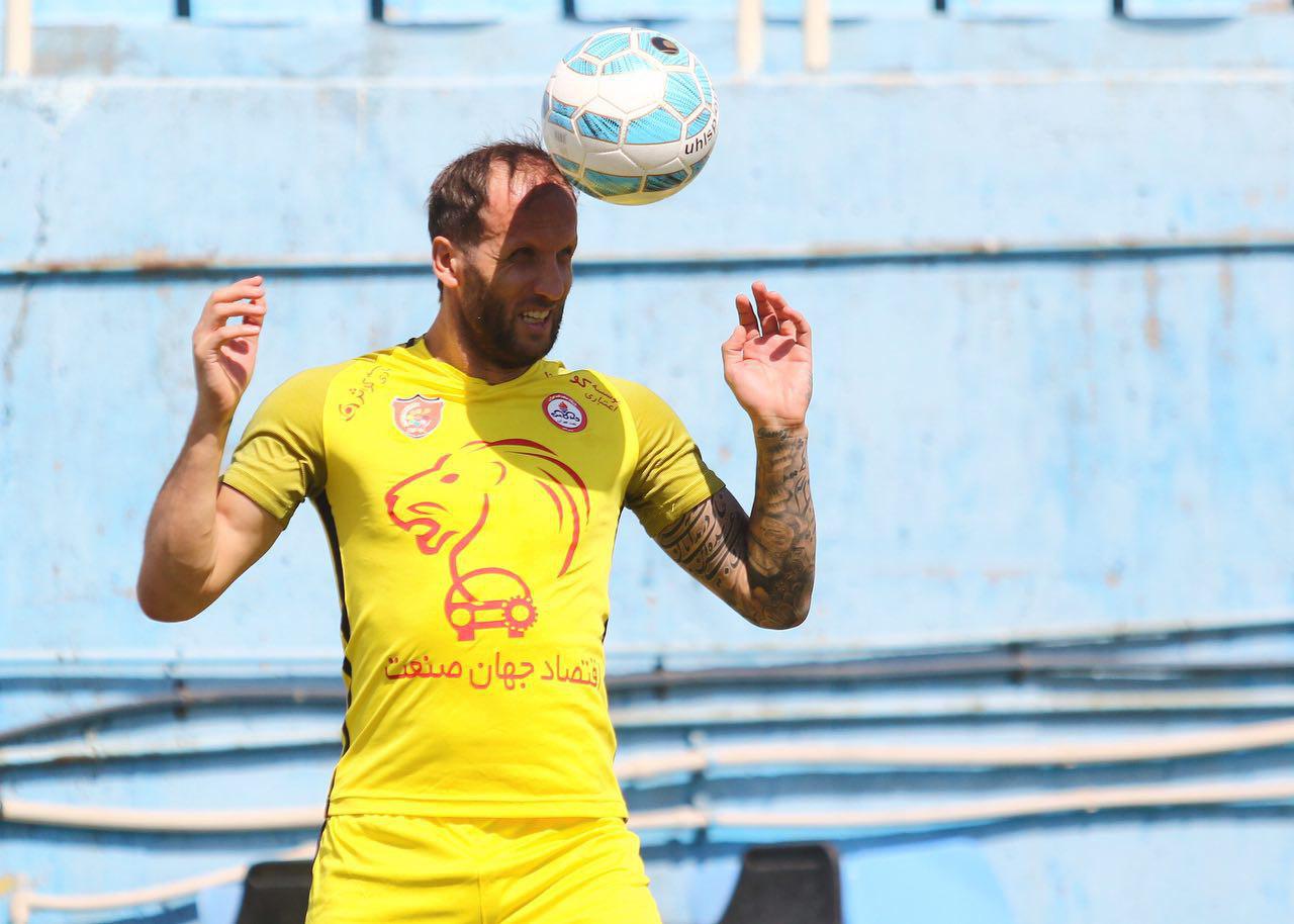 بنگر و نصرتی در تمرینات نفت تهران