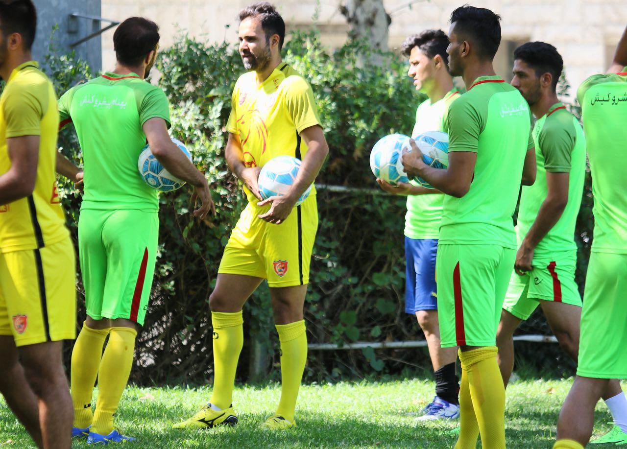 بنگر و نصرتی در تمرینات نفت تهران