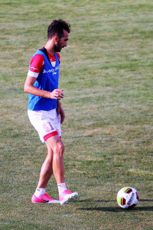 محمد نوری هافبک باتجربه تراکتورسازی