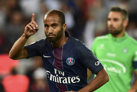 رم به دنبال خرید لوکاس مورا