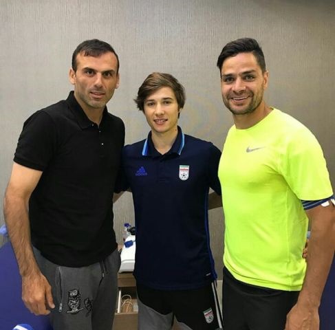 سید جلال در کنار مربی جوان میکائیل