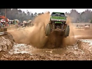 کلیپی جالب از مسابقات اتومبیل رانی ماشین های غول پیکر