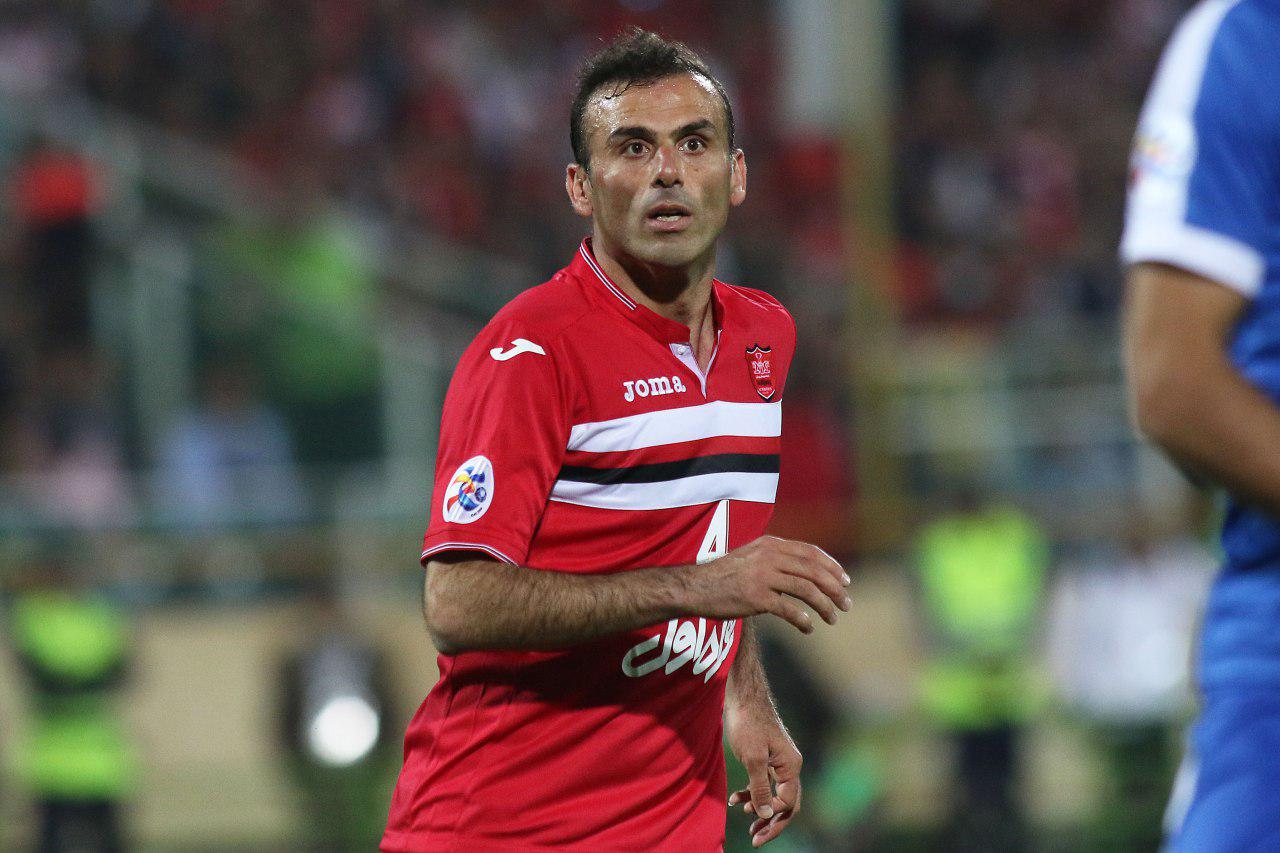 سید جلال در کنار مربی جوان میکائیل