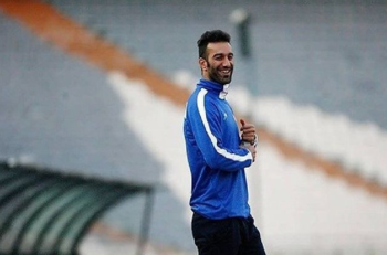 حنیف عمران زاده مدافع سابق تیم فوتبال استقلال