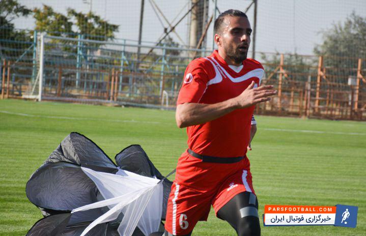 سینا عشوری تمرین سرعت با استفاده از چتر نجات