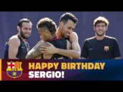 تبریک تولد بوسکتس در تمرینات بارسلونا