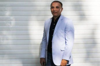 علت ماندن درخشان در نفت تهران چیست؟