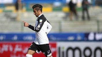 زینالی هافبک جدید نفت تهران