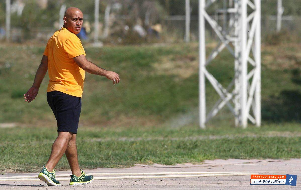 منصوریان در تمرینات استقلال دیده شد