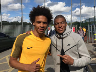 امباپه مهاجم موناکو در شهر منچستر