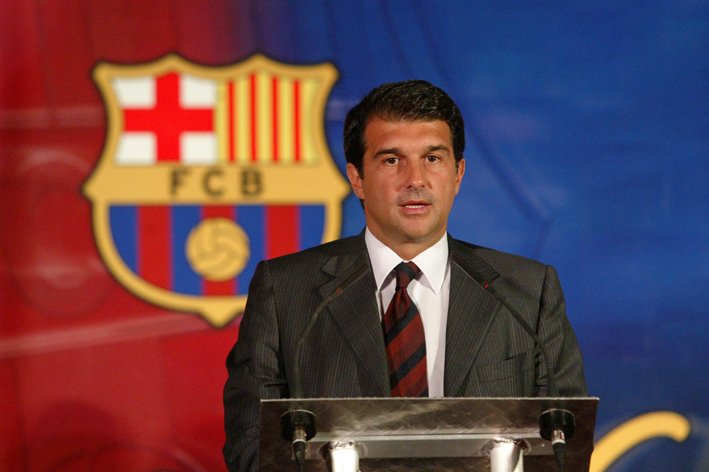 لاپورتا مسئولان بارسلونا را محکوم کرد