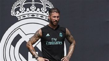 فرمینو - هواداران لیورپول - لیورپول - سرخیو راموس - سرخیو راموس - ال کلاسیکو