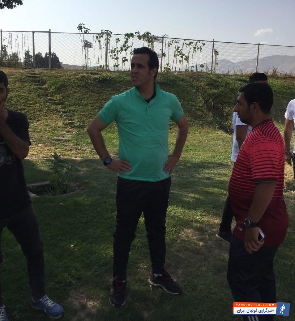 حضور کریمی در تمرین نفت تهران