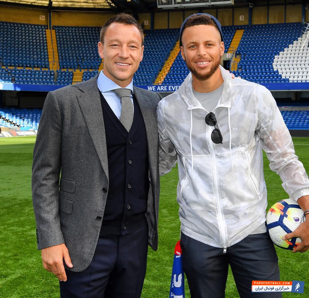 کری در کنار تری در استمفوردبریج