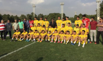 رونمایی از پیراهن نفت طلاییه