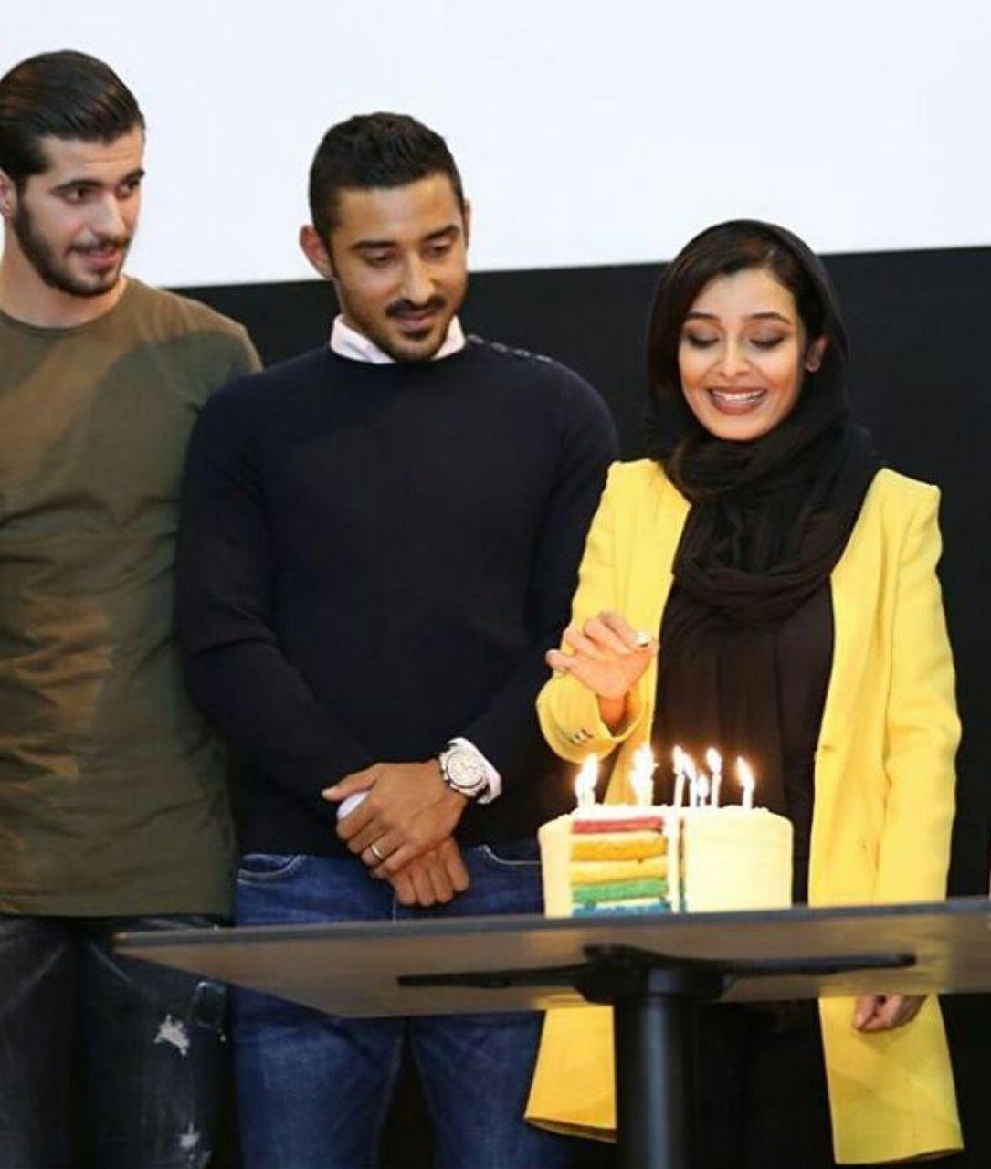 جشن تولد ساره بیات در حضور رضا قوچاننژاد و سعید عزتاللهی