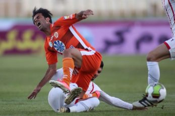 ایوب کلانتری هافبک تیم سایپا _ توحید غلامی