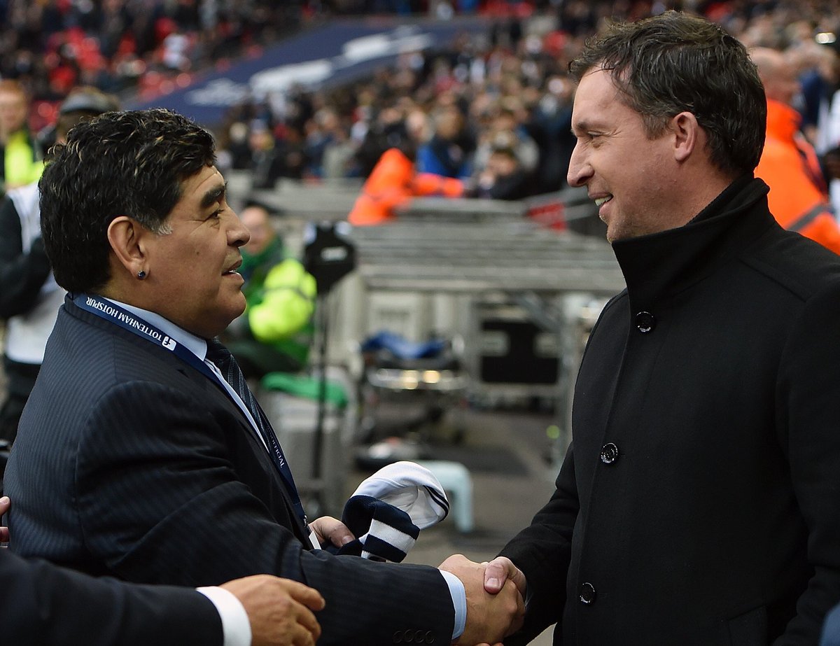 مارادونا مهمان ویژه دیدار دو تیم فوتبال تاتنهام برابر لیورپول که در ورزشگاه ومبلی برگزار شد بود