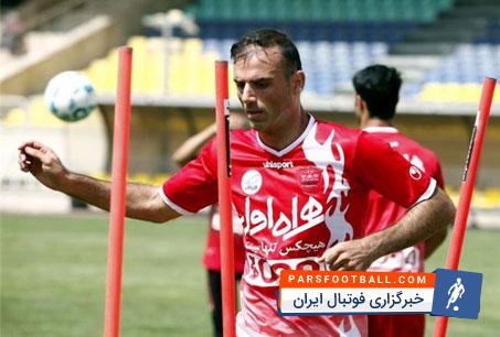 سید جلال حسینی مدافع تیم فوتبال پرسپولیس اولین پیروزی در دربی را جشن گرفت