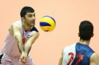 فرهاد ظریف ملی پوش سابق پیکان تهران با 165 سانتیمتر قد کوتاه قامت ترین والیبالیست جهان است