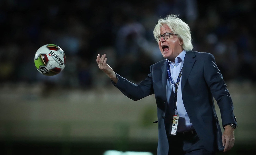 دربی و کار سخت شفر برای تغییر تاریخ