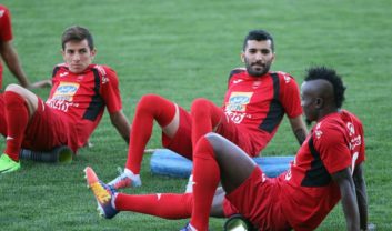 محسن مسلمان هافبک پرسپولیس - منشا - احمدزاده