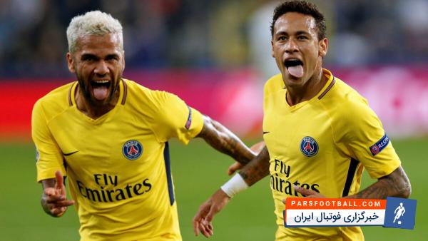 آلوز : در آن صحنه گویی که ما در مدرسه بودیم و بر سر توپ دعوا می کردیم