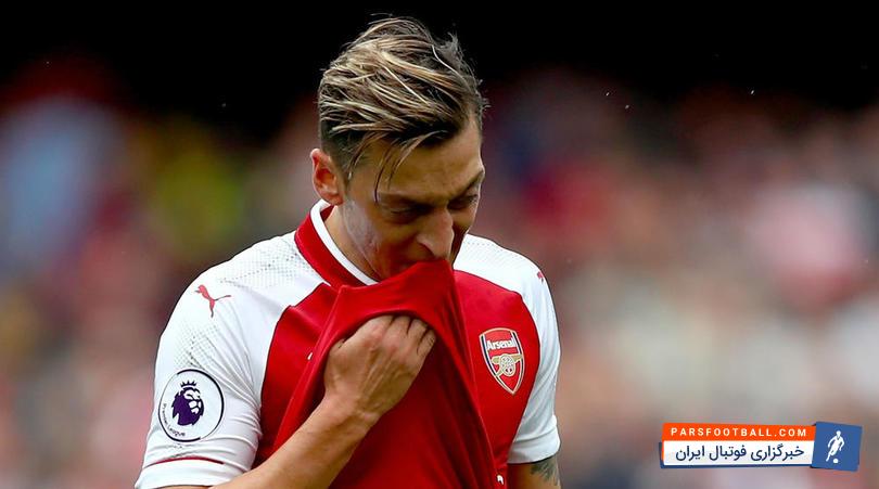 رابرت پیرس اسطوره آرسنال معتقد است مسوت اوزیل در حال تلف شدن در آرسنال است
