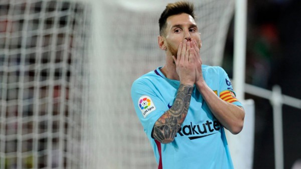 مسی ستاره تیم فوتبال بارسلونا تاکنون 10 مرتبه توپ را به تیرک دروازه حریفان زده است