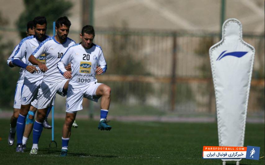 مهاجمان تیم فوتبال استقلال در بازی برابر نساجی به دنبال پایان دادن به گل نزنی هستند