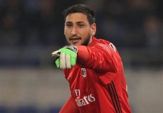 پاری سن ژرمن در نظر دارد دوناروما دروازه بان تیم فوتبال میلان را به خدمت بگیرد