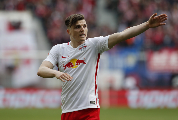 زابیتسر : ا اکنون در 3 لیگ حضور داریم، قهرمانی در اروپا دور از واقعیت به نظر می رسد