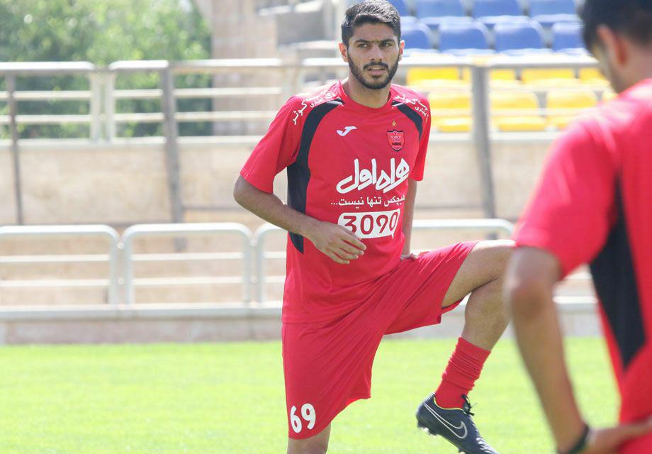 شایان مصلح بازیکن تیم فوتبال پرسپولیس عادت دارد که با خبرنگاران مصاحبه کند