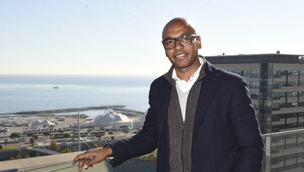 سنا : پیکه باید تصمیم بگیرد