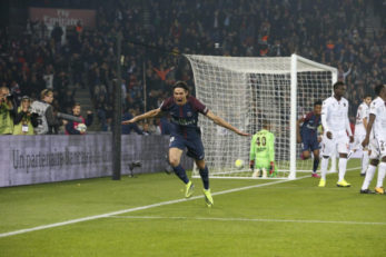 ادینسون کاوانی به دومین بازیکنی تبدیل شد که در سال 2017 به چهل گل زده می رسد