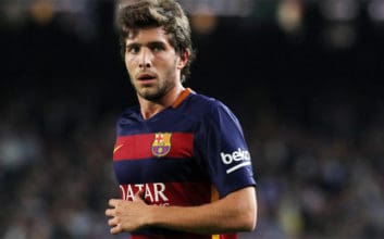 سرجیو روبرتو بازیکن تیم فوتبال بارسلونا در دیدار برابر المپیاکوس مصدوم شد