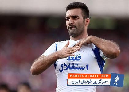 حنیف عمران‌زاده در تمرینات تیم فوتبال مشکی‌پوشان نخستین بار پیراهن این تیم را بر تن کرد