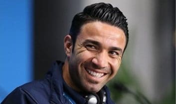 پیش از دیدار گل گهر برابر خونه به خونه دو سرمربی تیم به استقبال یکدیگر رفتند