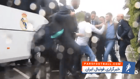 یک هوادار در قبرس تلاش زیادی برای نزدیک شدن به رونالدو کرد که در نهایت ناکام ماند