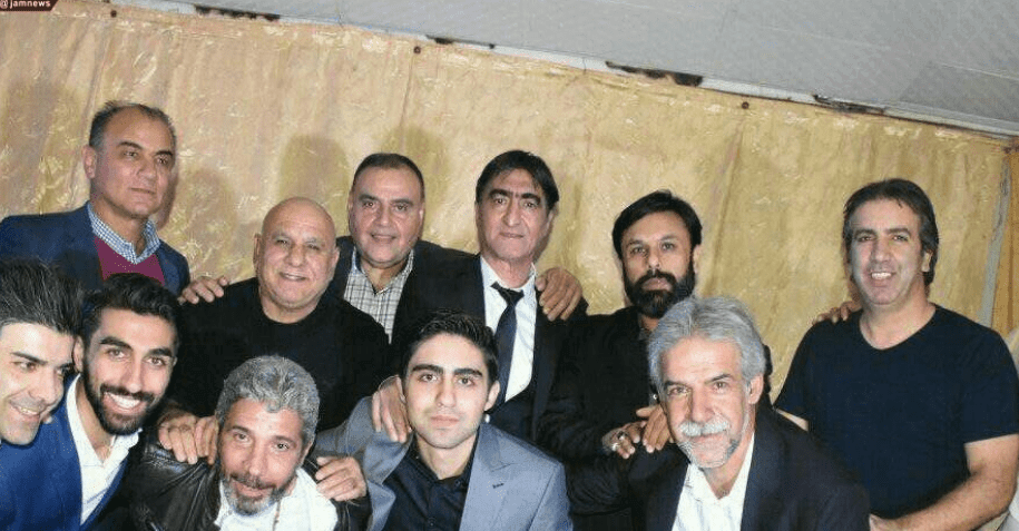 ناصر محمدخانی دو شب پیش در حالی با زن سومش ازدواج کرد که زن اولش لاله توسط شهلا کشته شده بود و زن دومش - شهلا- در سال 89 اعدام شد.